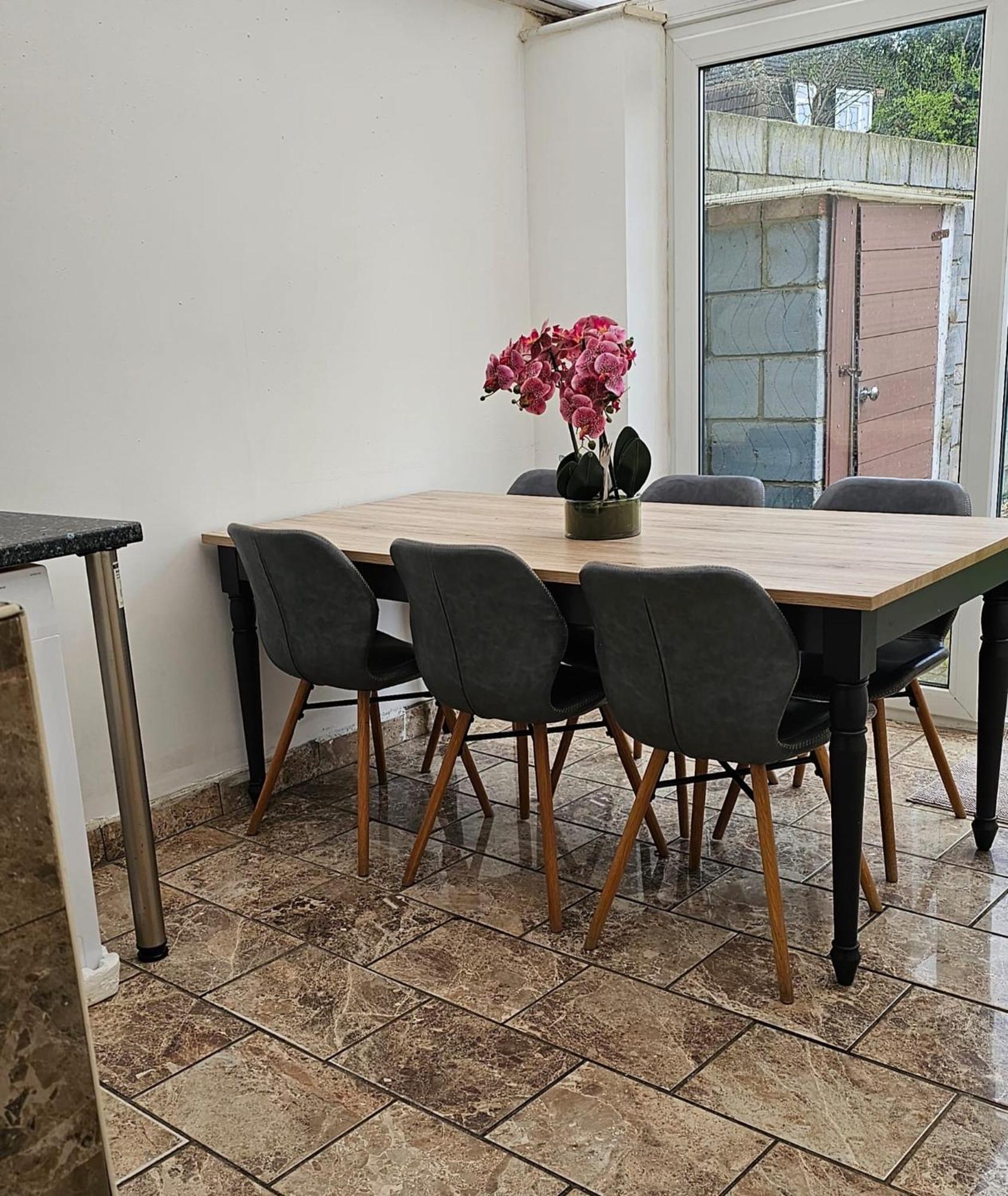 The Crescent, 3 Bed House With 2-3 Parking Spaces, Great For Contractors And Family Greenhithe Zewnętrze zdjęcie